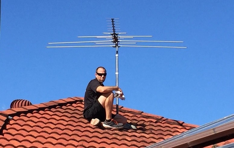 Adjusting TV Antenna